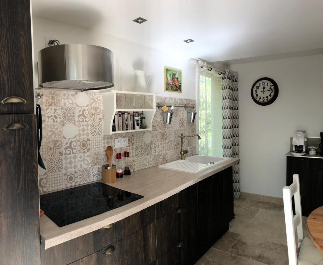 L'Etang Des Cigales Apartment Uchaux Екстериор снимка