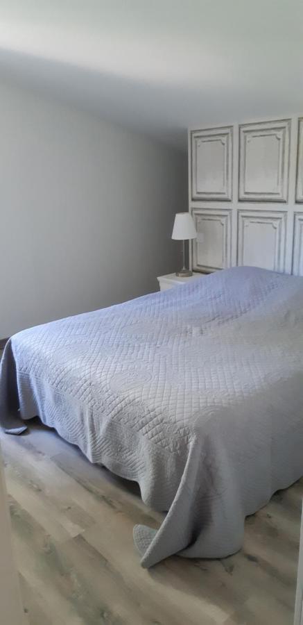 L'Etang Des Cigales Apartment Uchaux Екстериор снимка