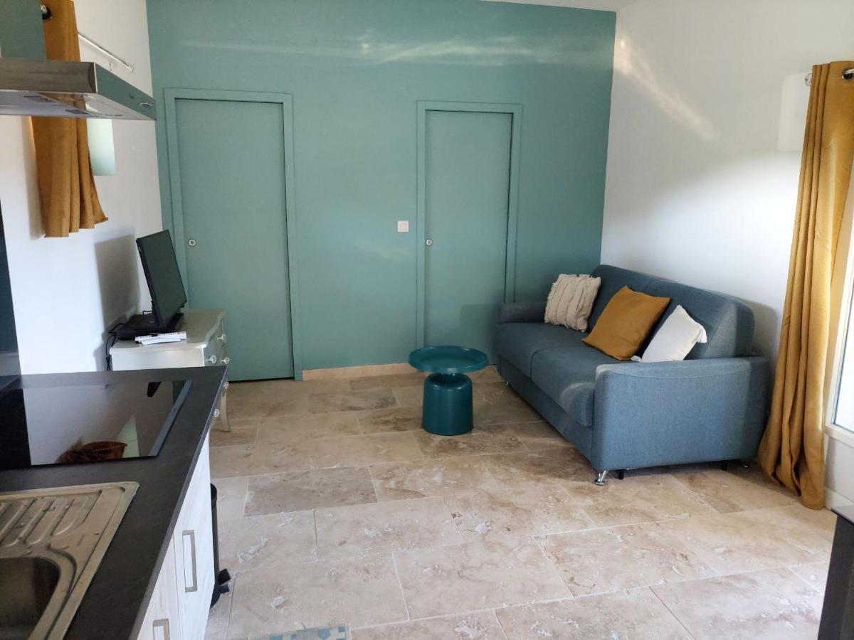L'Etang Des Cigales Apartment Uchaux Екстериор снимка
